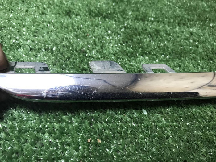 Молдинг решетки радиатора Mercedes C w205 (14-18)