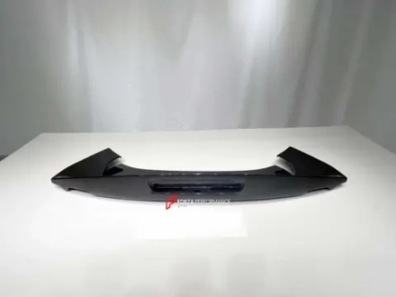 Карбоновый спойлер на крышку багажника для FERRARI SF90 STRADALE Феррари