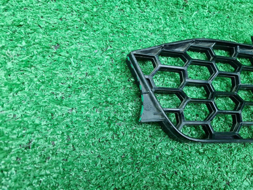 Решетка переднего бампера Scania R-Series (16-нв)