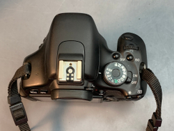Canon 600D kit 18-55mm 3.5-5.6 IS ll 13.000 кадров
