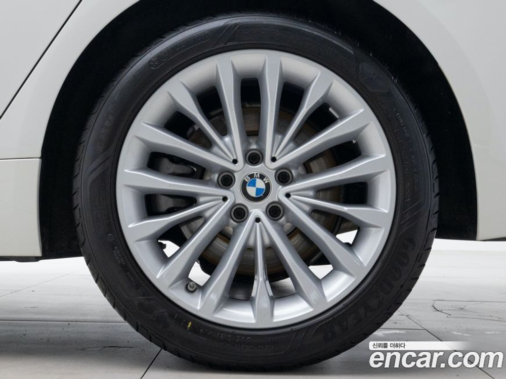 BMW 5 Series (G30) 520d Luxury Plus (06.2020)