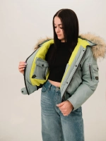 Куртка зимняя короткая с капюшоном