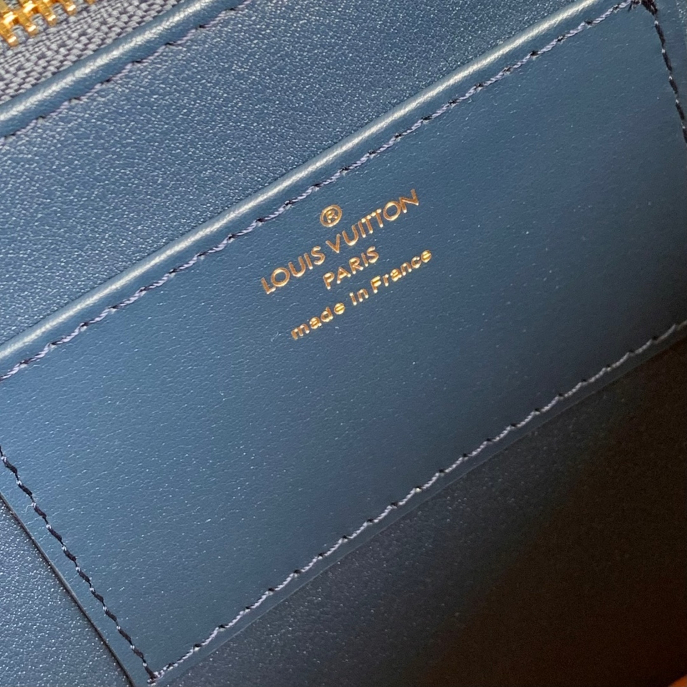 Louis Vuitton Capucines GM Souple