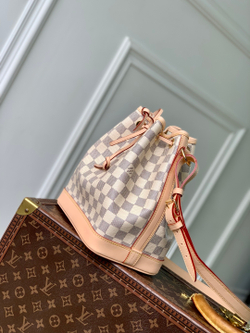 Louis Vuitton Noe BB