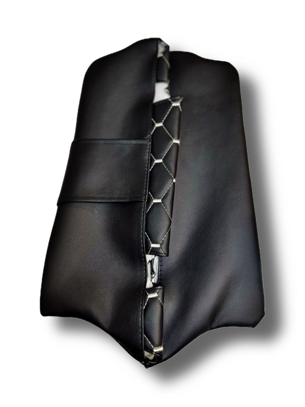 Чехлы на козырьки ВАЗ 2110, 2111, 2112 (белая нить Рубин)