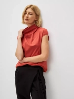 Футболка дизайнерская с цельнокроеным воротником