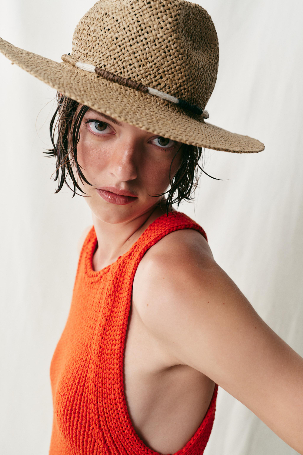 ZARA ШЛЯПА ИЗ ПЛЕТЕНОЙ СОЛОМКИ СО ШНУРОМ, СВЕТЛО-БЕЖЕВЫЙ