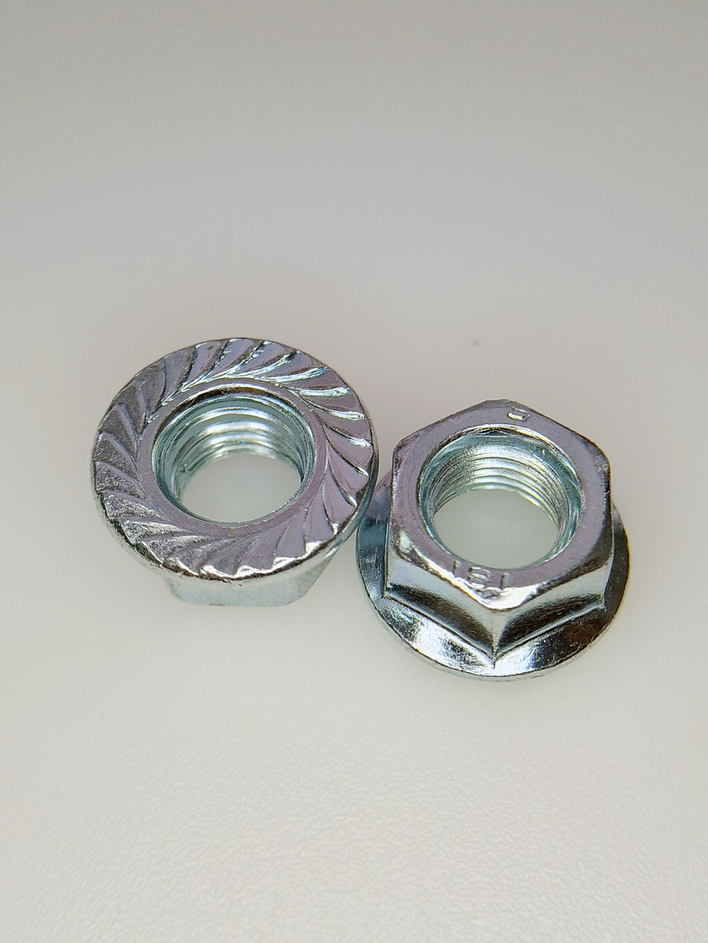 М10 ОЦ.Гайка с фланцем DIN6923 (450 шт)