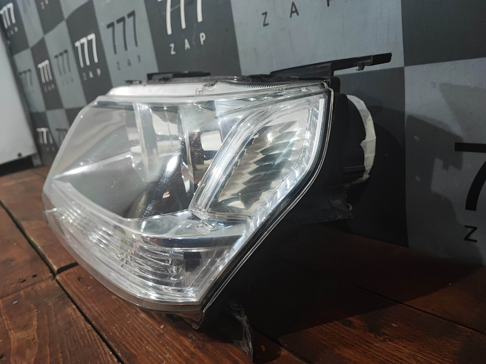 Фара левая ксенон Suzuki Grand Vitara 2 (JT) 05-15 Б/У Оригинал 3532065JB2