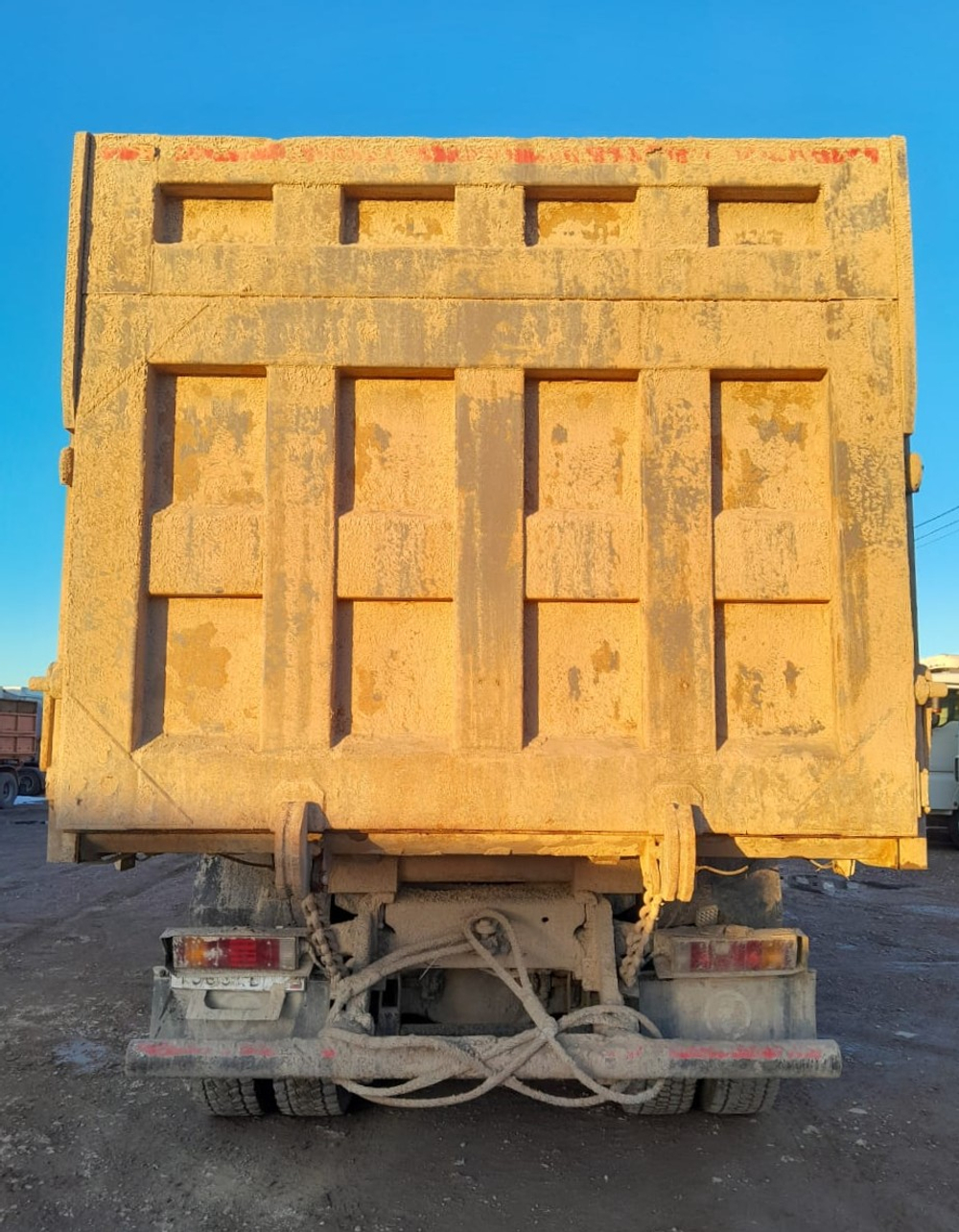 Shacman (Shaanxi) SX* 8x4 Самосвал SX33186W366C (Дизельный, 10,8 л, 441 л.с., МТ)