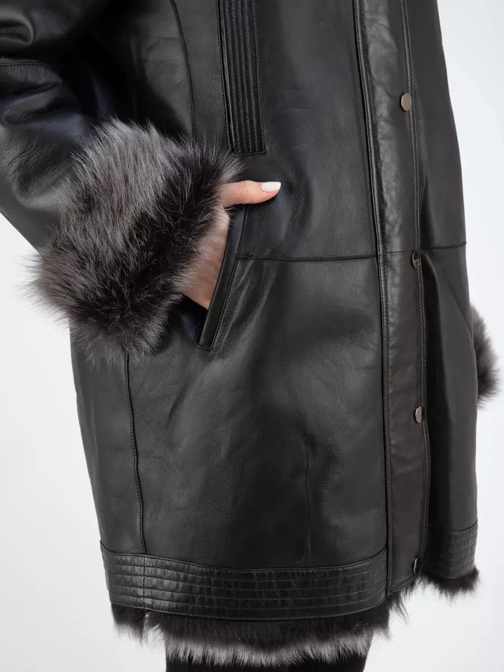 Дубленка зимняя с капюшоном натуральная оверсайз