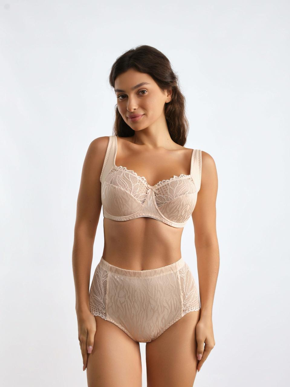 Бюстгальтер OIRO Monica с чашками на спонже