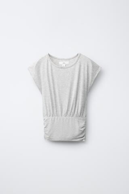 ZARA СТРУЯЩАЯСЯ ФУТБОЛКА С ПОЯСОМ, СЕРЫЙ МЕЛАНЖ