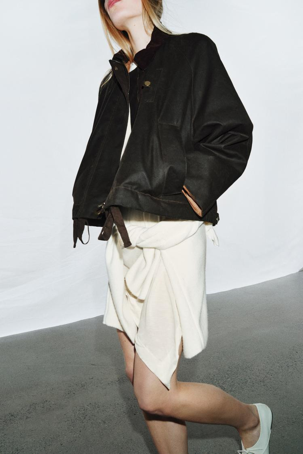 ZARA КУРТКА С ВОЩЕНЫМ ПОКРЫТИЕМ — ZW COLLECTION, ХАКИ