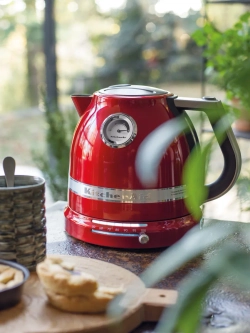 KitchenAid Электрический чайник Artisan 1,5 л красный EAN 5413184151010