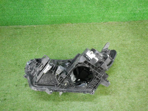 Фара правая Toyota RAV4 4 CA40 (2015-2019) LED (в пленке)