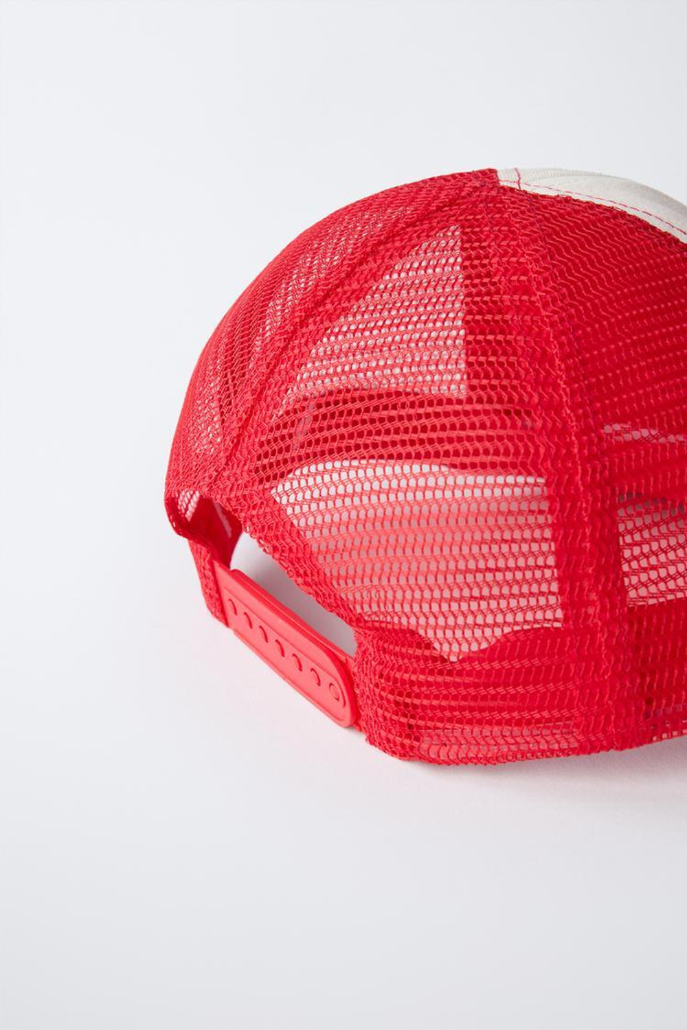 ZARA КЕПКА С СЕТЧАТОЙ ДЕТАЛЬЮ И ВЫШИВКОЙ СARS LIGHTNING MCQUEEN © DISNEY, КРАСНЫЙ