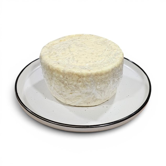 Адыгейский сыр с кунжутом