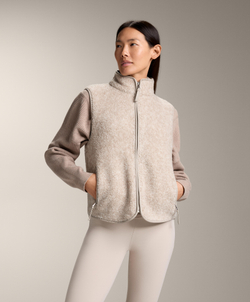 Oysho Базовый жилет из искусственной овчины на молнии, светлый экрю