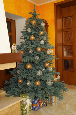 Ель искусственная Лира 210 см