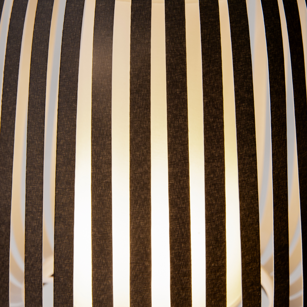 Настольный светильник Maytoni MOD409TL-01B