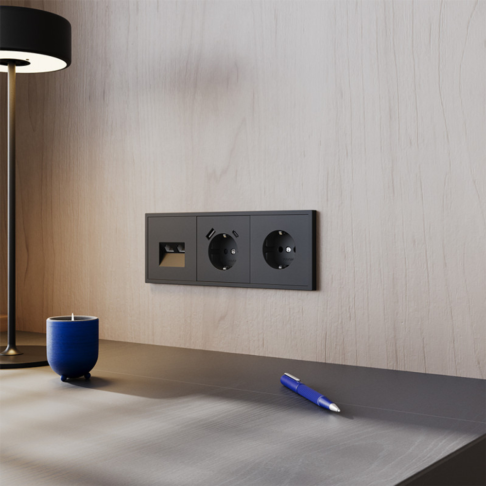 Розетка встраиваемая VOLTUM S70 с заземлением и защитными шторками, 16А, с USB, A+С, (черный матовый)