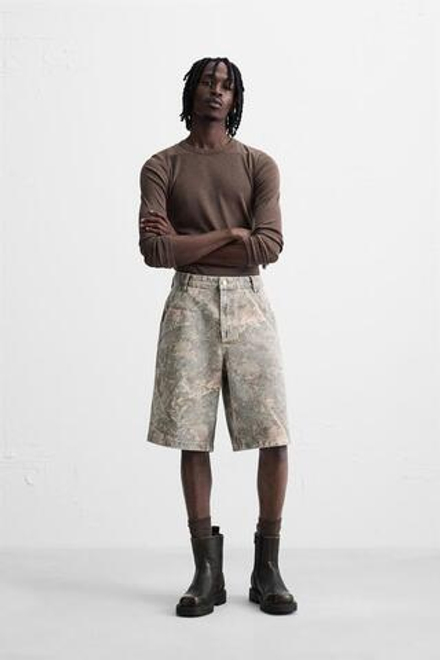 ZARA БЕРМУДЫ RELAXED FIT С АБСТРАКТНЫМ ПРИНТОМ, СЕРЫЙ
