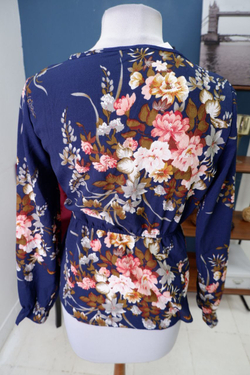 Блуза на запах 44 размер