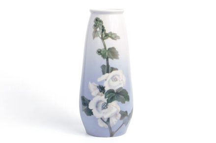 Ваза в стиле модерн с цветочным рисунком