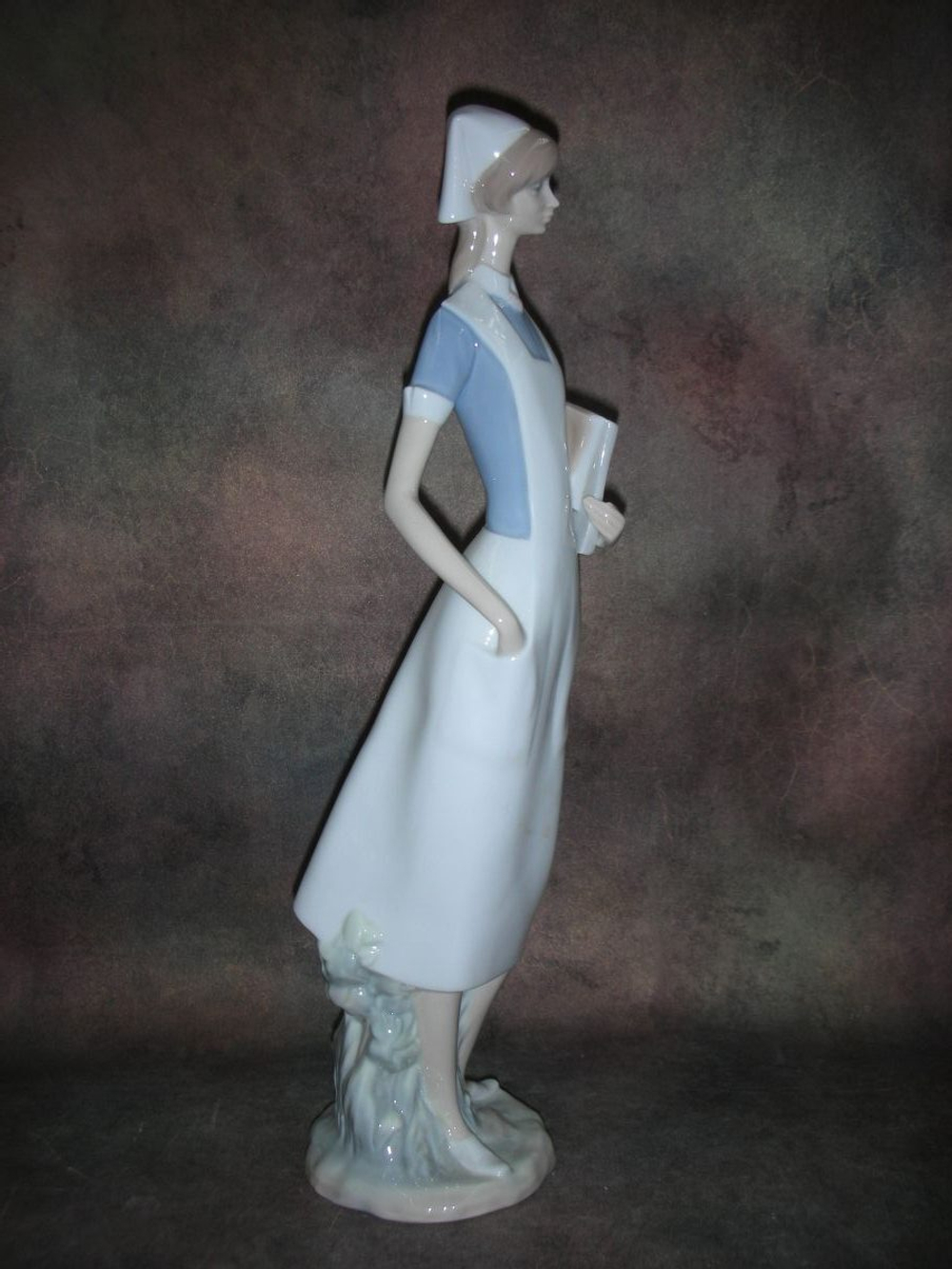 Статуэтка. Фарфор. Медсестра. Lladro. Испания