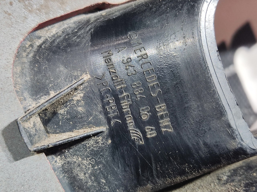 Угол бампера левый в сборе