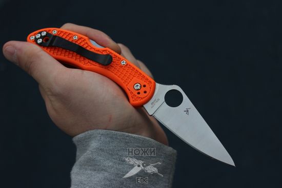 Нож складной Spyderco Delica Knife Flat Ground Orange C11FPOR c клинком из стали VG-10, рукоять FRN