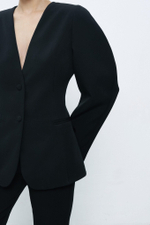 Пиджак с объемными рукавами