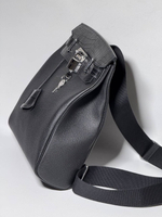 Нагрудная сумка-слинг Hermes со вставками из кожи крокодила