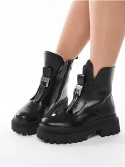 Зимние ботинки на высокой платформе