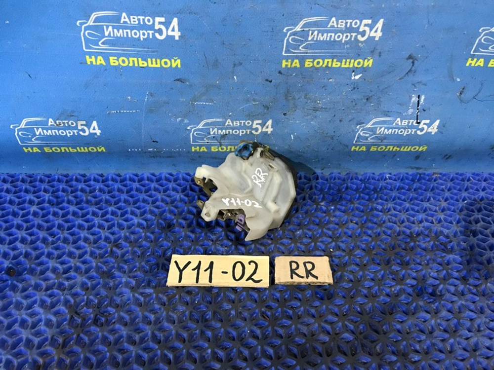 Замок двери задней правой NISSAN AD 1999