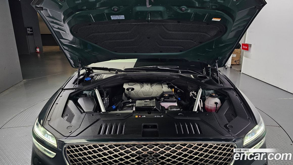 Genesis GV70 2.5T Бензин 2WD (03.2021)