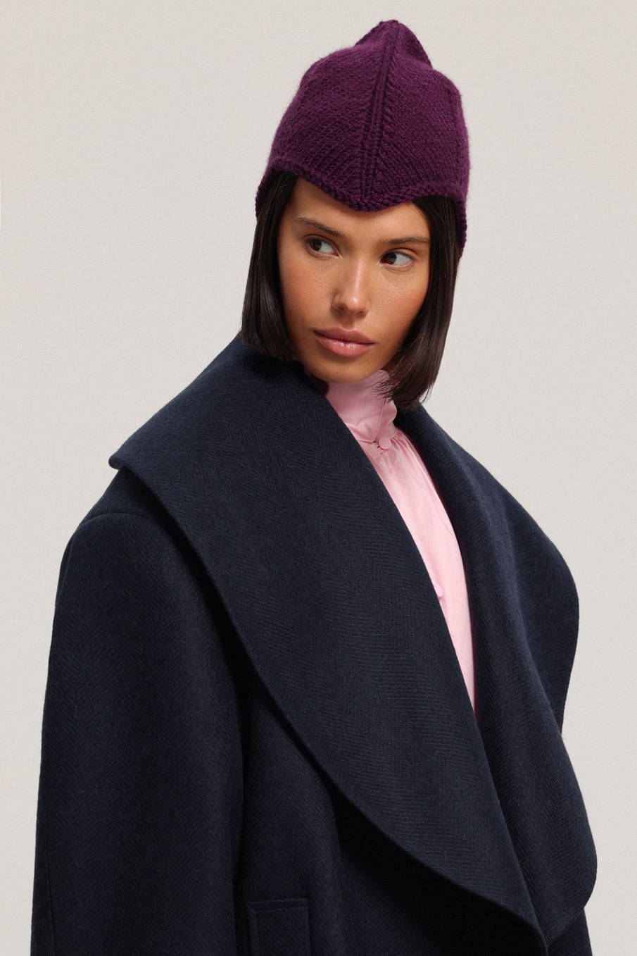 Вязаная шапка-шлем