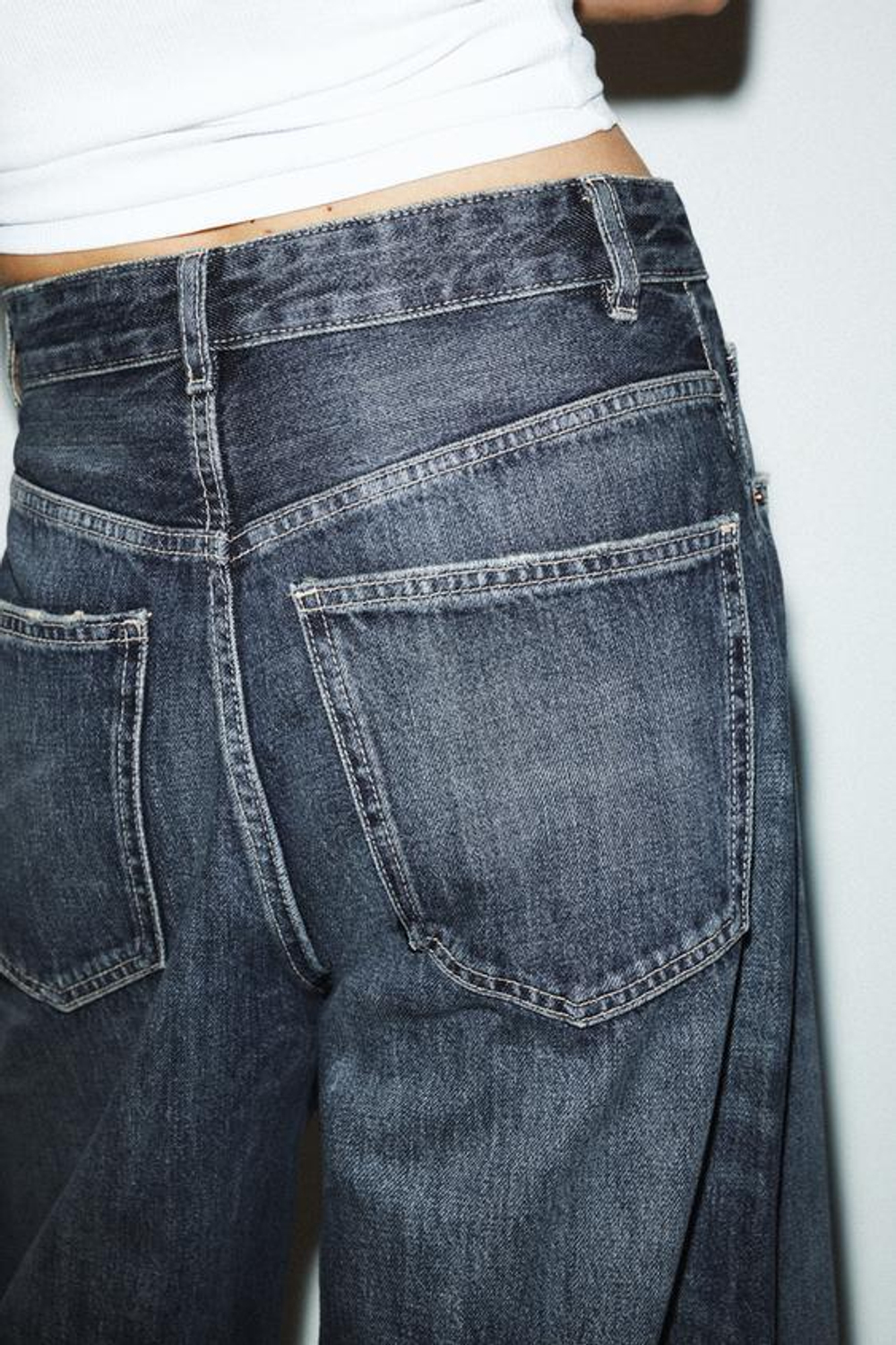 ZARA ДЖИНСЫ-БОЙФРЕНДЫ TRF СО СРЕДНЕЙ ТАЛИЕЙ, МОРСКОЙ СИНИЙ