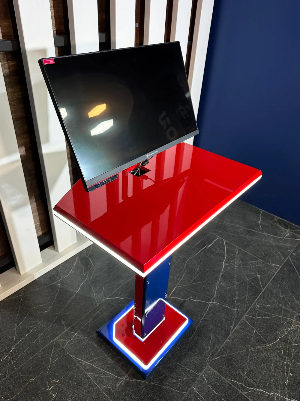 Металлическая стойка для Арены Pixel Battle