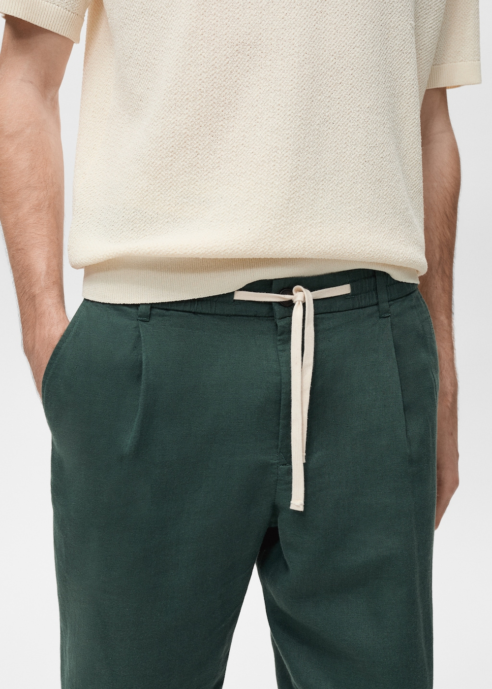 Льняные брюки slim fit со шнурком