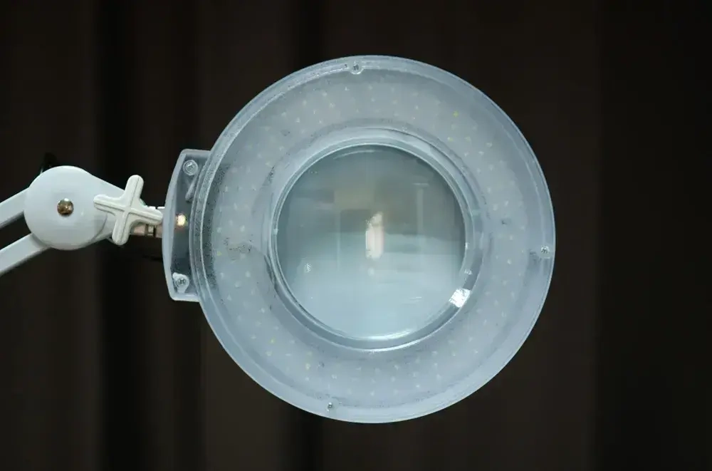 Лампа-лупа напольная светодиодная LED K-1 для косметолога