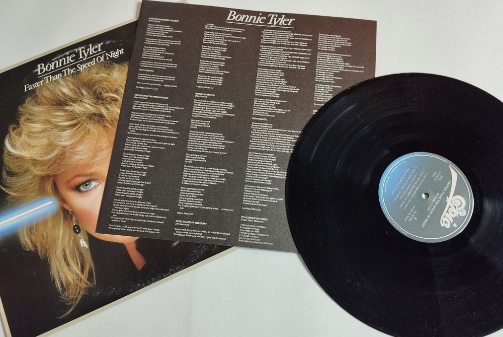 Винтажная виниловая пластинка LP Bonnie Tyler Faster Than The Speed Of Night (Japan 1983) (No Obi)
