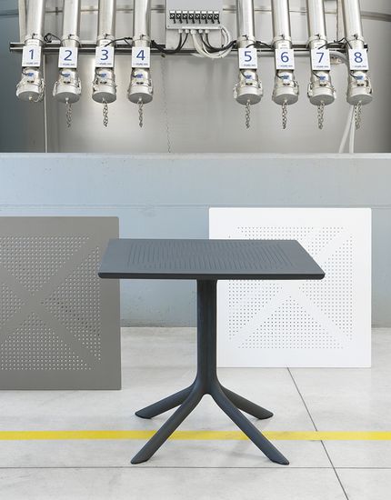 Стол пластиковый обеденный Clip 80 цвет антрацит Nardi Италия