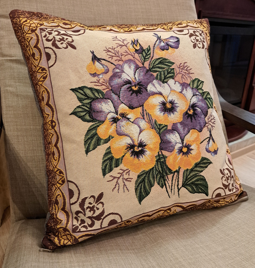 Декоративный гобеленовый чехол для интерьерной подушки Виолы 47*47