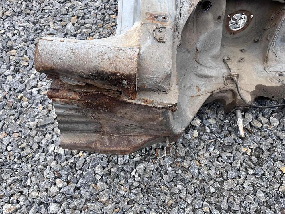 Лонжерон передний правый NISSAN EXPERT 2001