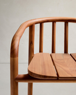 Полубарный стул для улицы Turqueta из дерева, высота 65 см