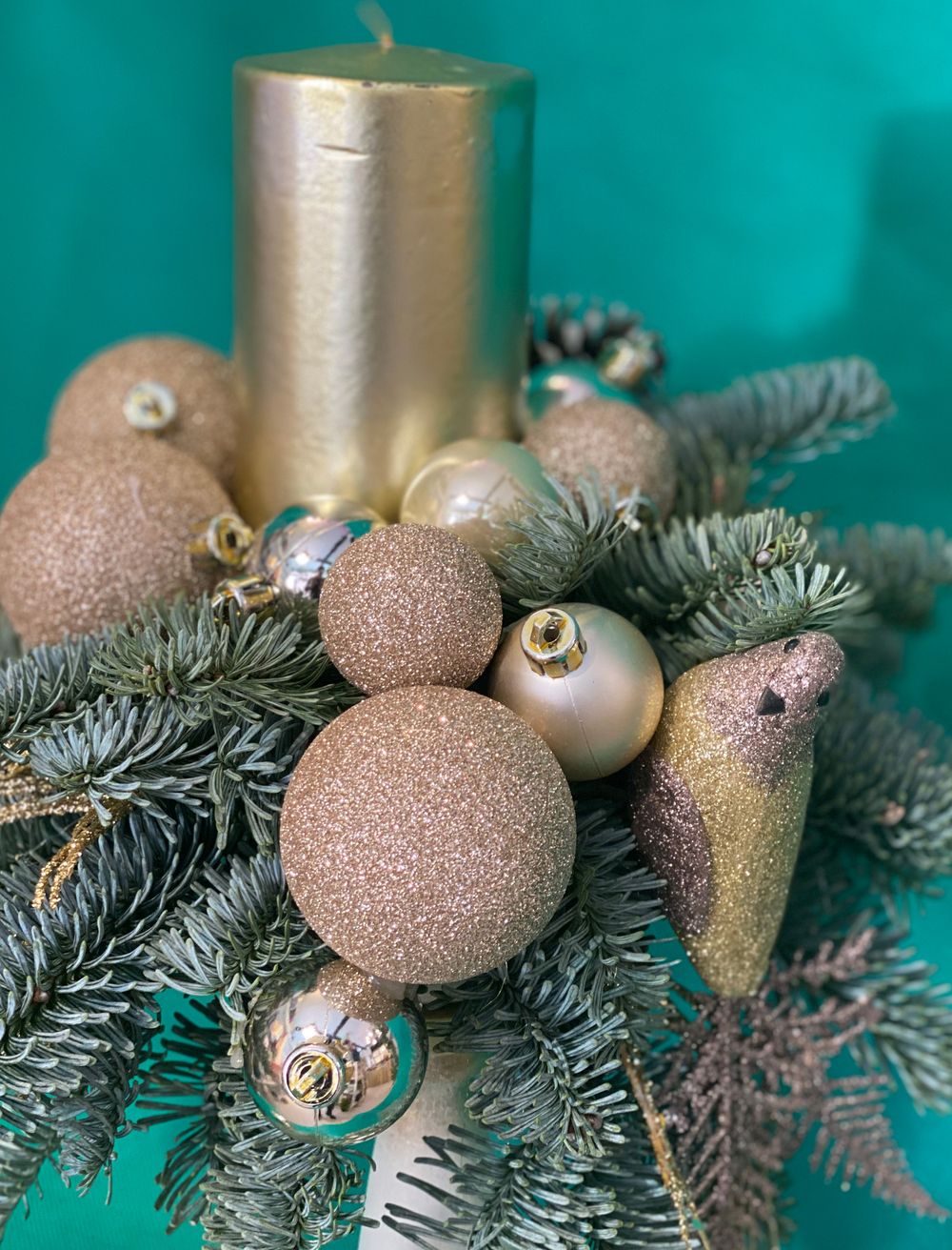 Новогодня композиция на керамической стойке