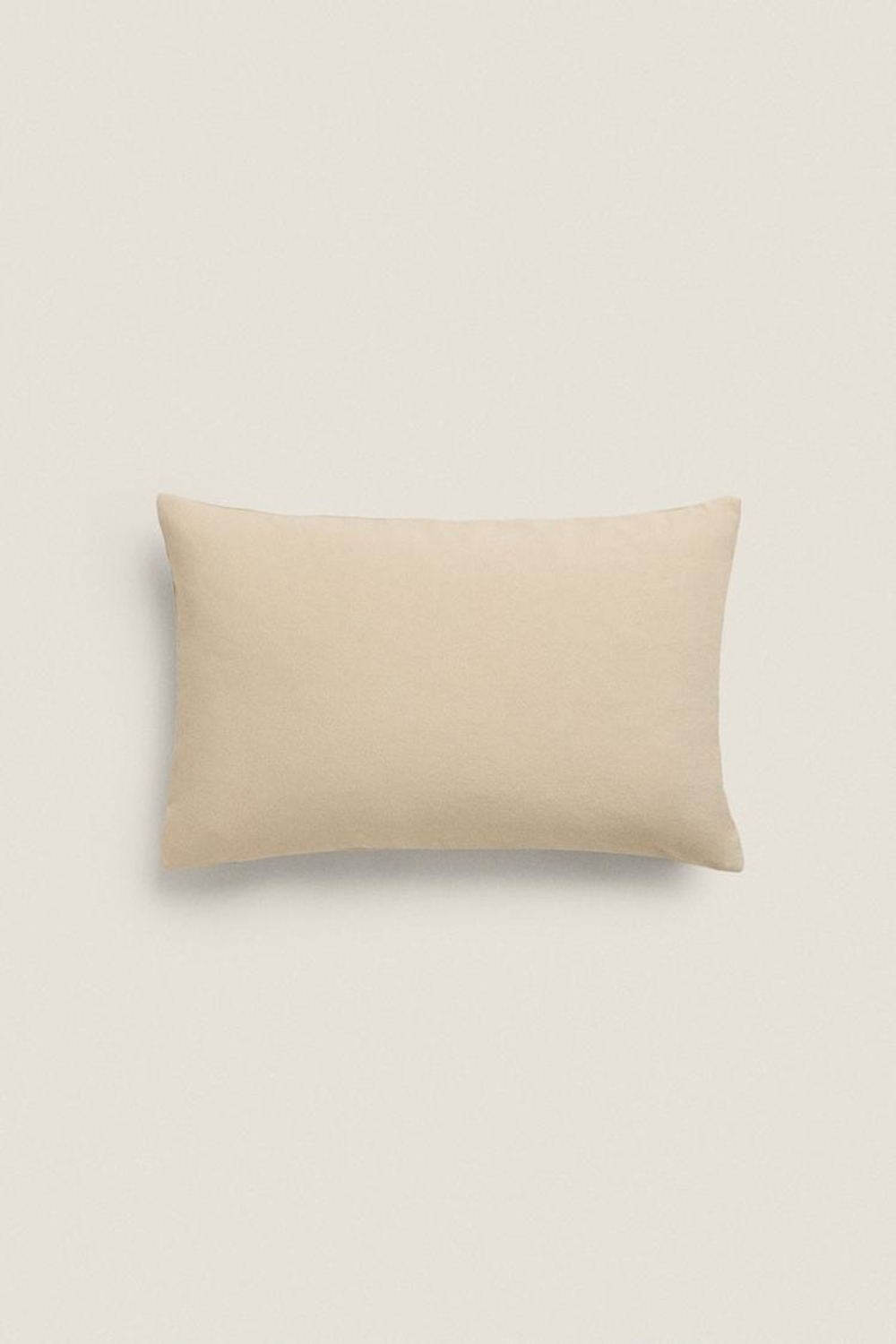 ZARA HOME ЧЕХОЛ НА ПОДУШКУ С КОНТРАСТНЫМИ КРАЯМИ, КРЕМОВЫЙ