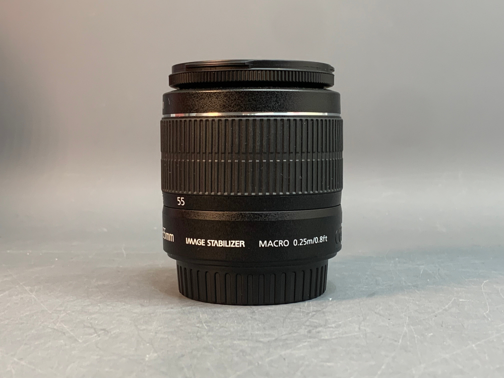 Canon 2000D Kit 18-55mm 3.5-5.6 IS II 4.700 кадров